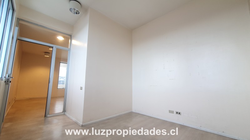 Quillota N&ordm; 175, Of. 1414, Ed. CCHC - Luz Propiedades