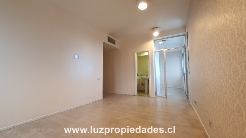 Quillota N&ordm; 175, Of. 1414, Ed. CCHC - Luz Propiedades