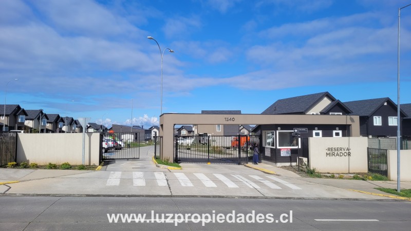 Av. Austral N°1340, c-36, Condominio Reserva Mirador - Luz Propiedades