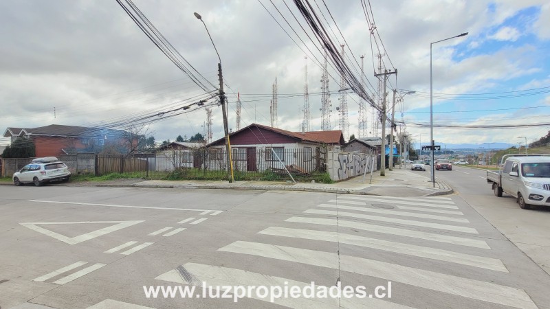 Av. Presidente Ibáñez N°1424 - Luz Propiedades