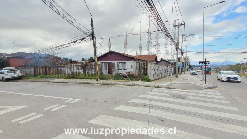 Av. Presidente Ibáñez N°1424 - Luz Propiedades