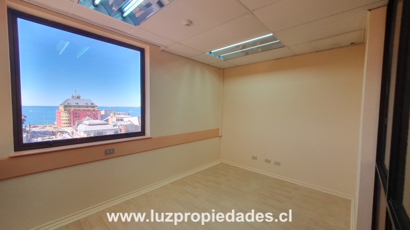 Benavente N°550, Of. 705, Ed. Campanario - Luz Propiedades