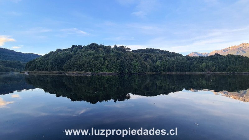  Campo Canal de Puyuhuapi - Luz Propiedades