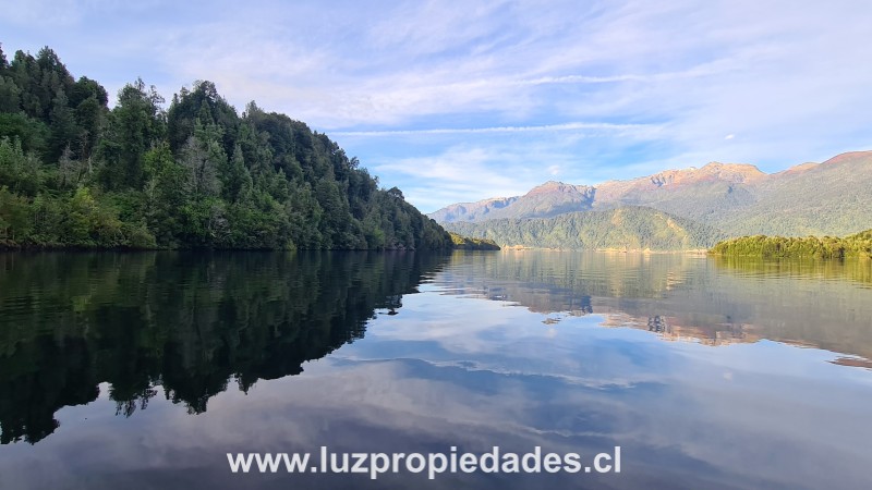  Campo Canal de Puyuhuapi - Luz Propiedades