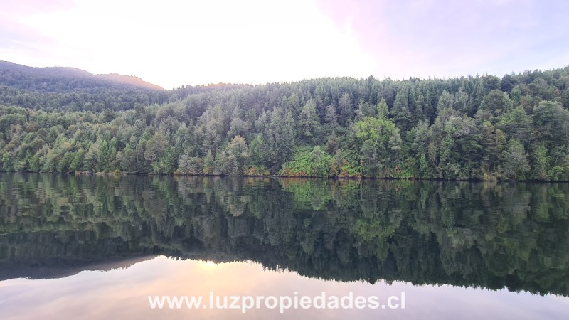  Campo Canal de Puyuhuapi - Luz Propiedades