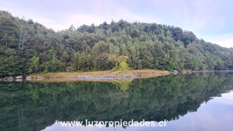  Campo Canal de Puyuhuapi - Luz Propiedades