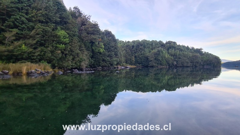  Campo Canal de Puyuhuapi - Luz Propiedades